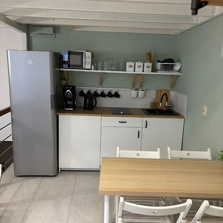 מלון קפסולה Shespace Apartrooms קרקוב