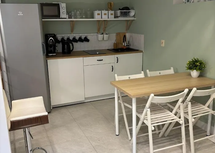 מלון קפסולה Shespace Apartrooms